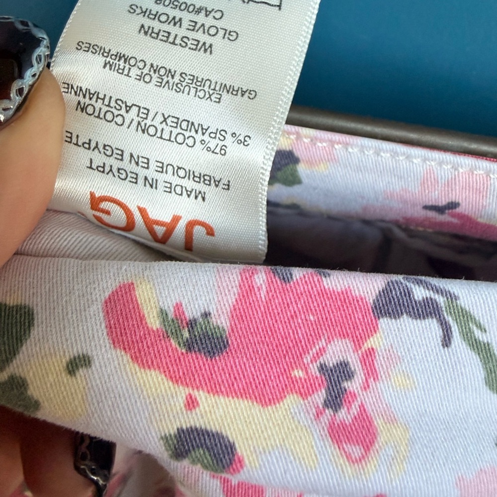 JAG jeans. Pull on jeans. Floral. Five pockets. Size 6. - Picture 6 of 7